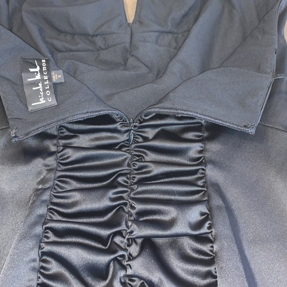 Nicole Miller Collection Satin Ruched Sheath Dress 6 - Picture 7 of 12